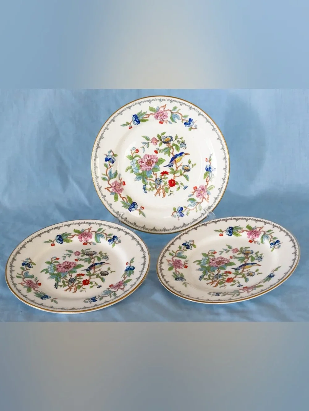 Beautiful Aynsley Pembroke Bread And Butter Plates Set Of 3. Made in England!